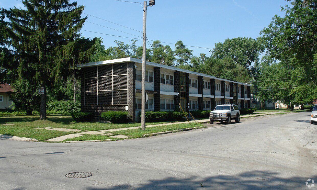 Primary Photo - 15800 Turlington
