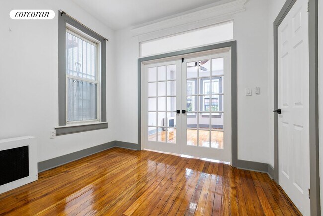 Building Photo - 14 Oakland Pl