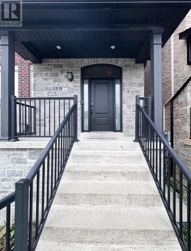 Building Photo - 189 Townsgate Dr
