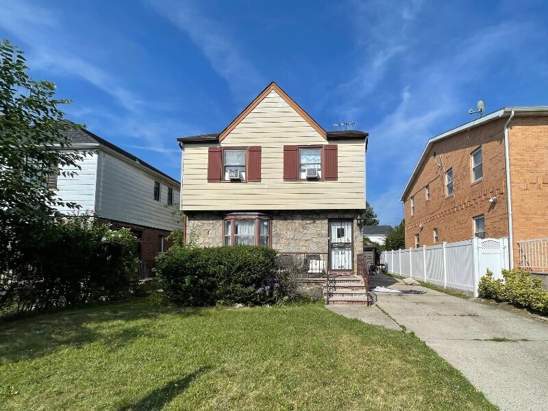 Photo - 75-84 180th St (Queens, NY)