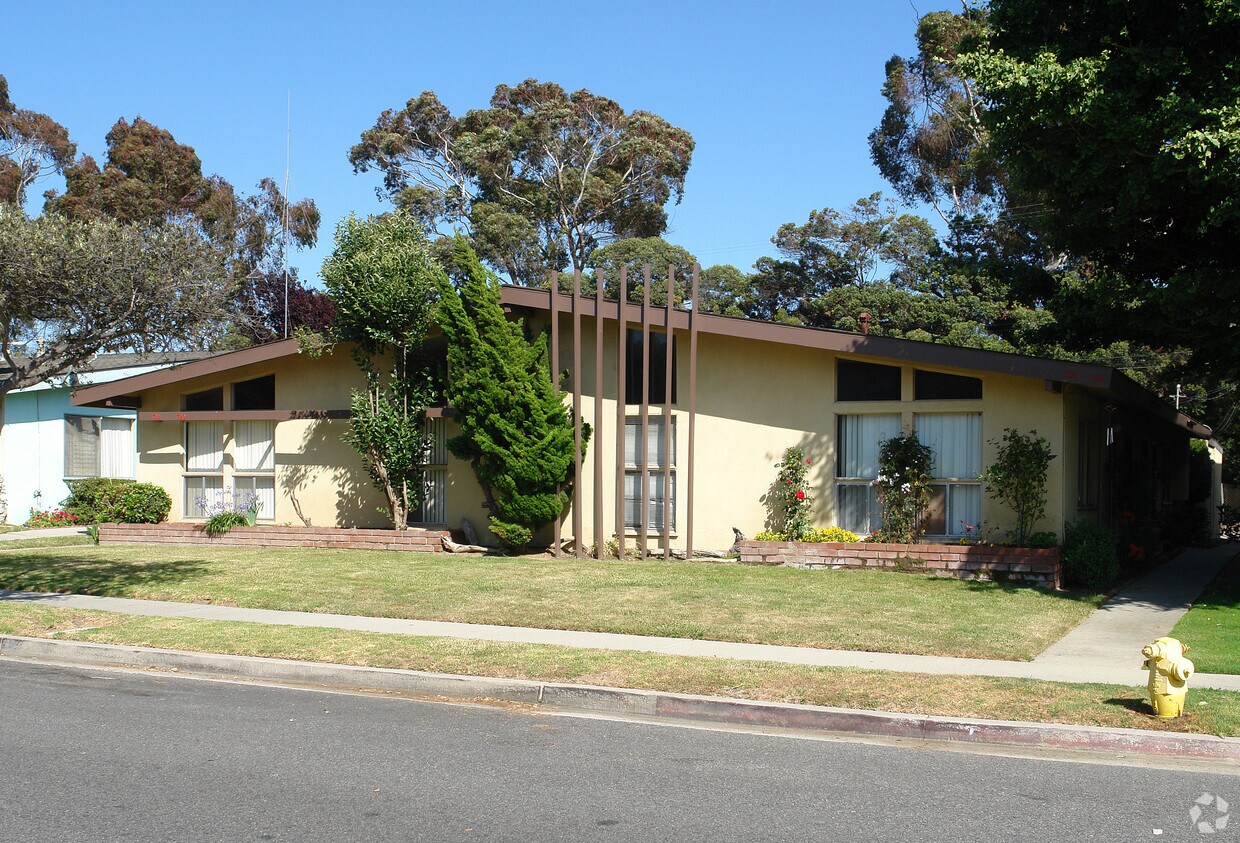 Building Photo - 788-794 Sidonia Ave