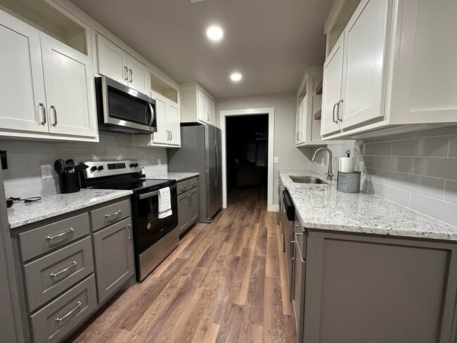 Building Photo - 9712 Memphis Ave