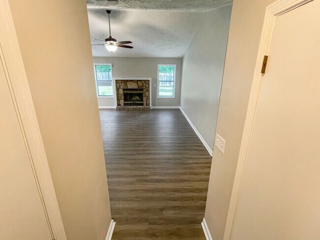 Foto del edificio - Powder Springs - 3BR - Fully Renovated
