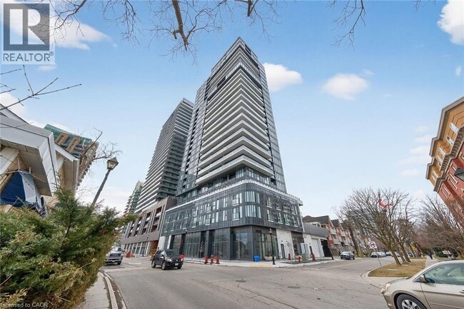 Building Photo - 370 Martha St