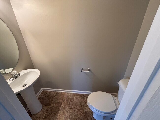 Foto del edificio - 2716 Hayden Park Ln