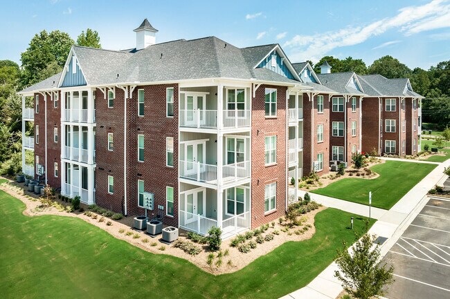 Foto del edificio - Groves at Waters Edge