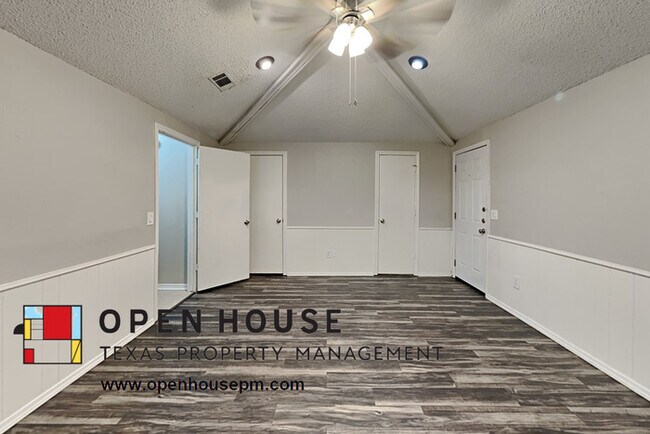 Foto del edificio - 2705 Loch Haven Dr Plano