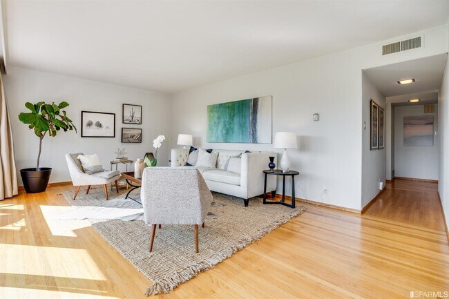 Foto del edificio - 2121 Laguna St