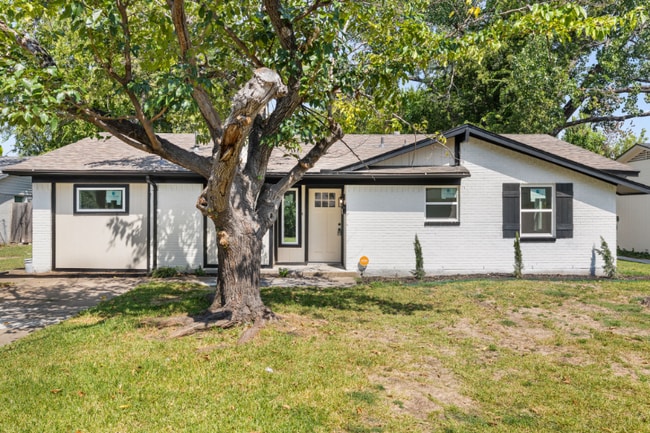 Building Photo - 1414 Timberlake Cir