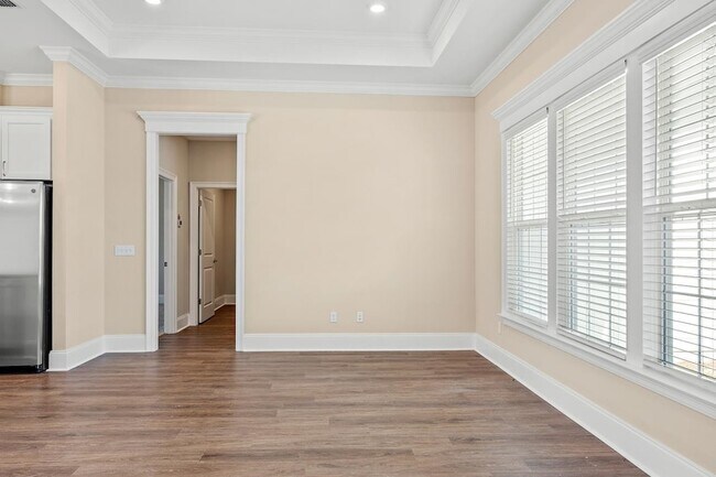 Foto del edificio - 64 Shelby Dr