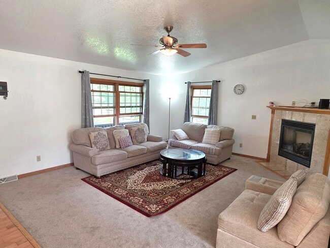 Building Photo - Updated 4 bedroom Greenfield ranch home