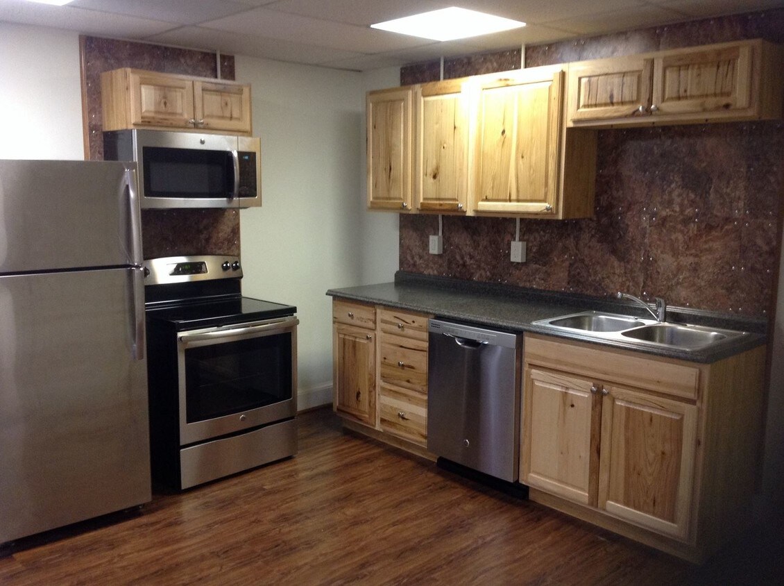 Foto principal - 703 N Duke St