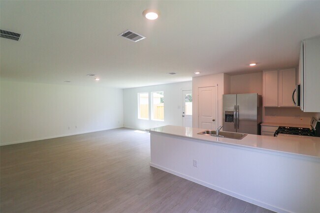 Building Photo - 31371 Black Cherry St