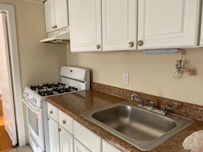 Kitchen - 200 Walnut St