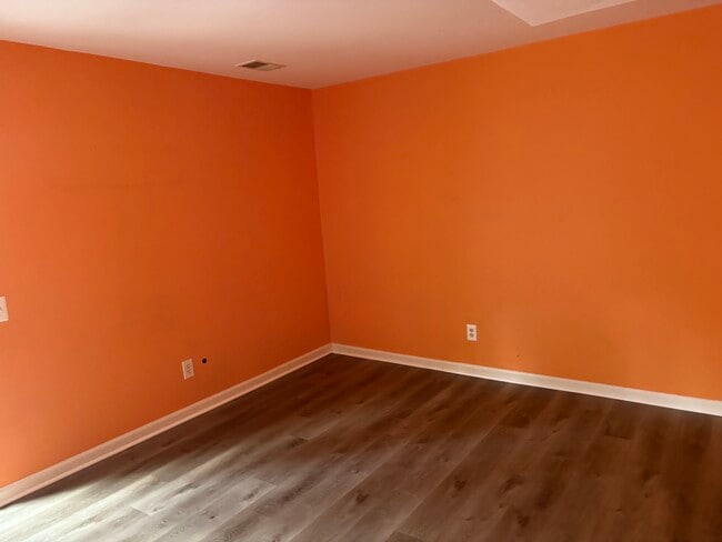 Building Photo - 1892 Beegee Ct