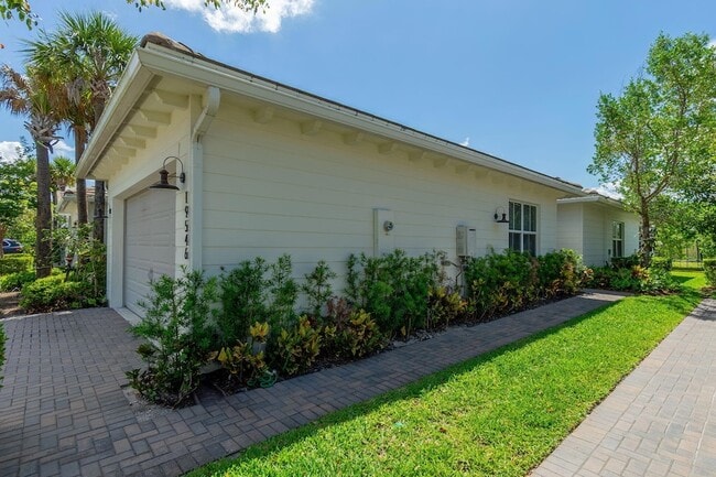 Building Photo - 19546 Weathervane Way