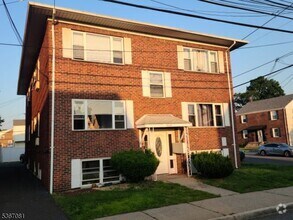 Building Photo - 304 Franklin Ave