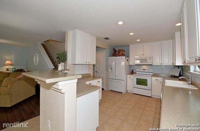 Building Photo - 5723 Columbia Dr