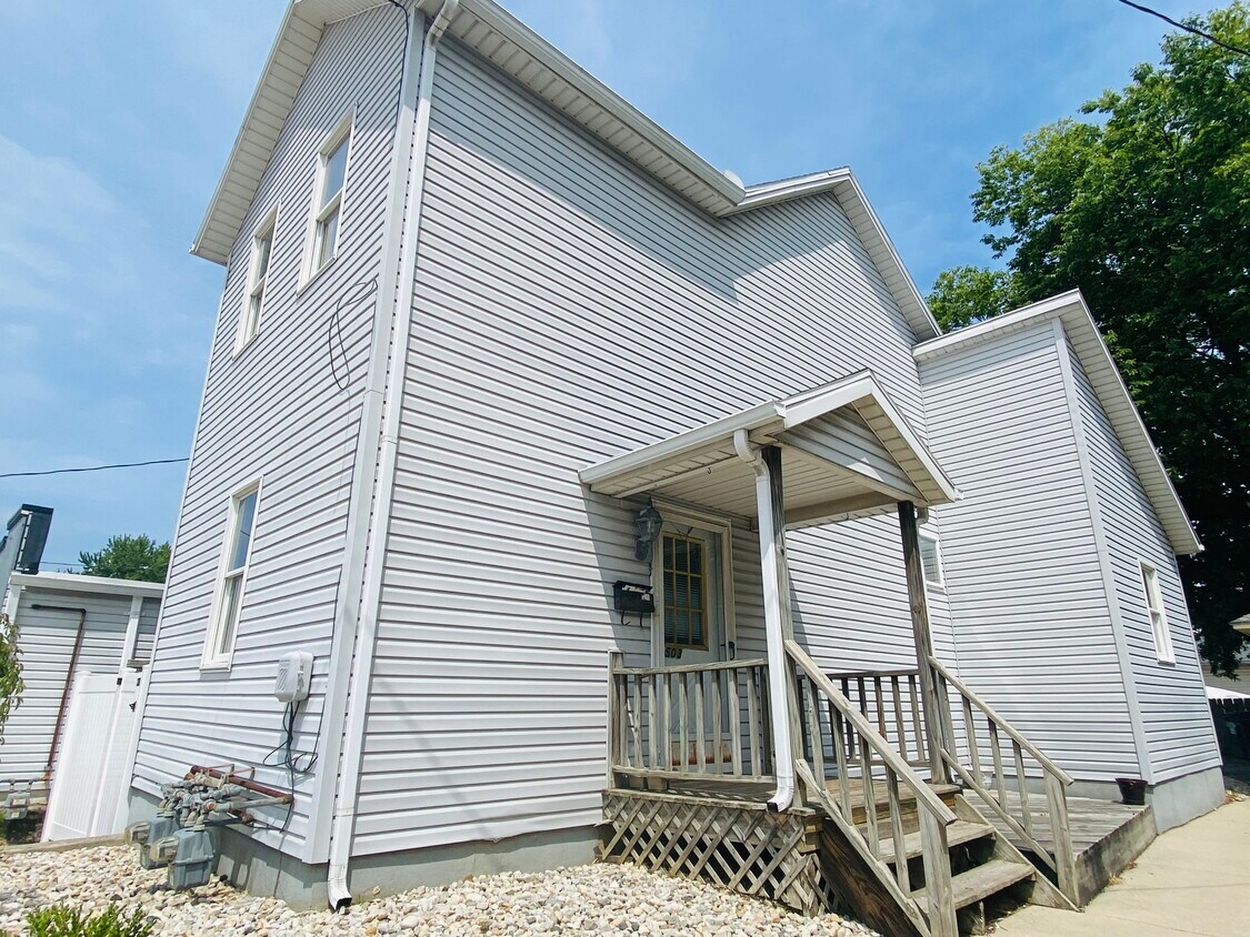 Primary Photo - 503 Sweitzer St