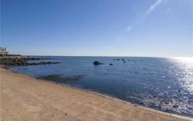 Foto del edificio - 25 W Shore Dr