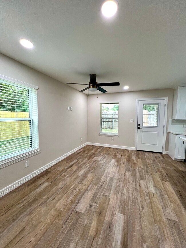 Foto del edificio - 545 S 28th St