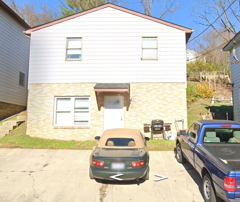 140 1/2 Lorentz St, WV 26505 Townhome Rentals in WV