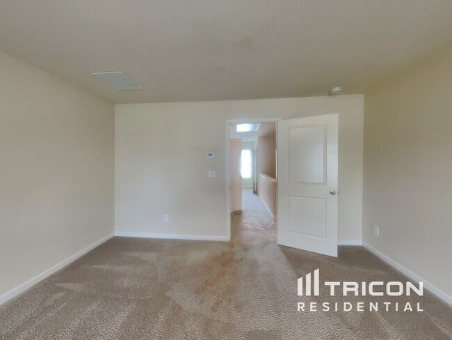 Building Photo - 513 Moline Wy
