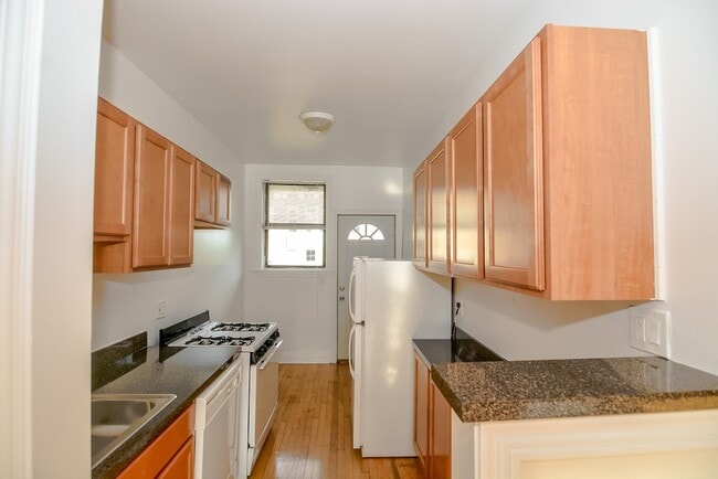 Foto del edificio - 842 W Waveland Ave
