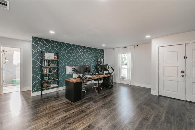 Foto del edificio - 1409 Sylvan Dr