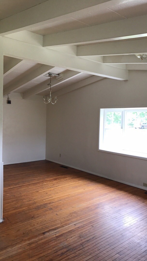 Foto del edificio - 2518 E 7th St