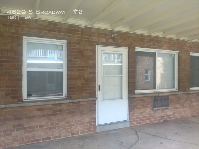 Foto del edificio - Cozy 1 Bedroom near Public Transit and I-55
