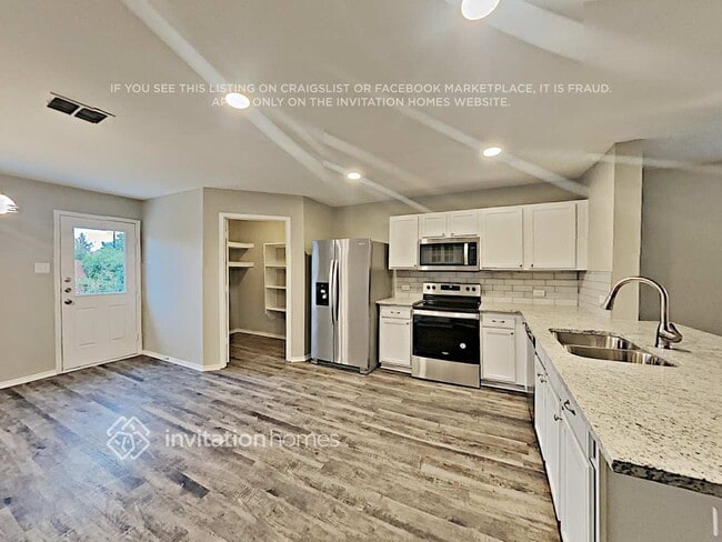 Foto del edificio - 12700 Ocean Spray Dr