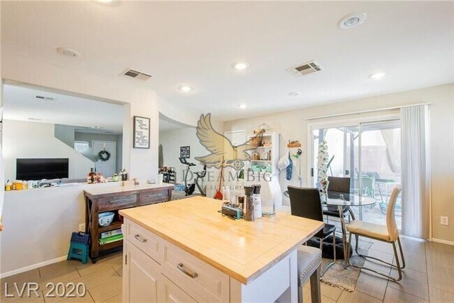 Foto del edificio - 548 Haunts Walk Ave