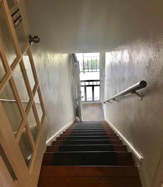 Entrance - 138 W 51st St