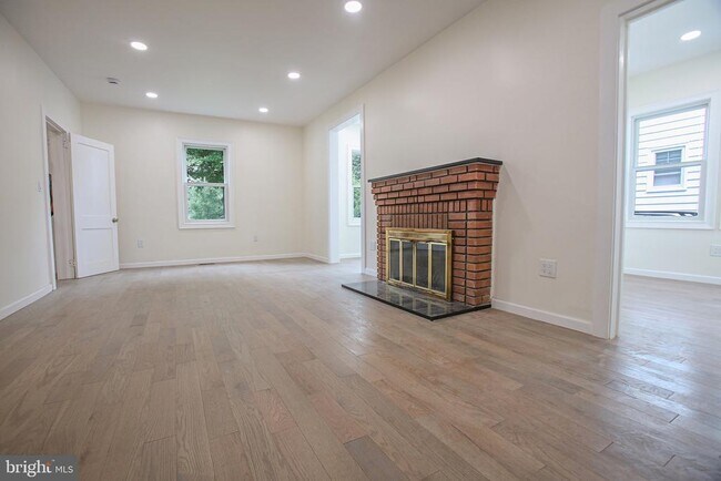 Foto del edificio - 119 Linden Ln