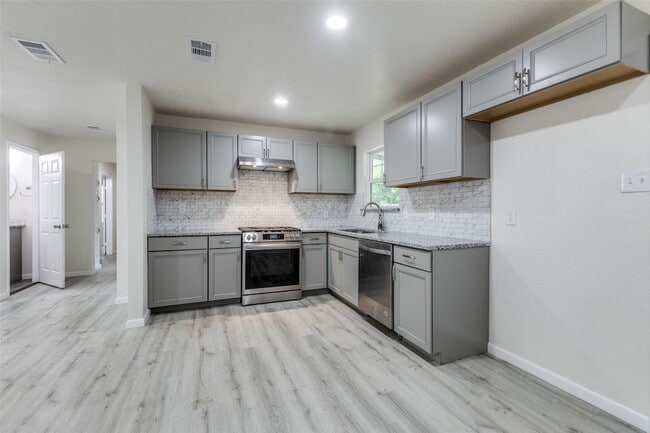 Building Photo - 2908 Scottsbluff Dr