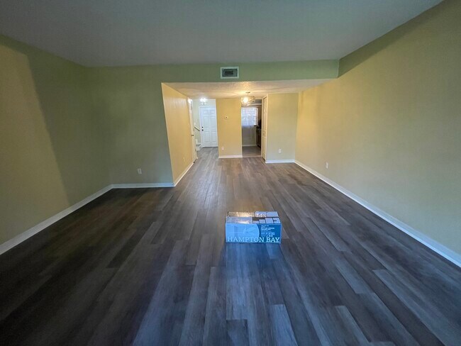 Foto del edificio - 4854 Tangerine Ave