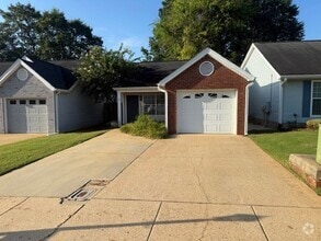 Building Photo - 1047 Mockingbird Ln