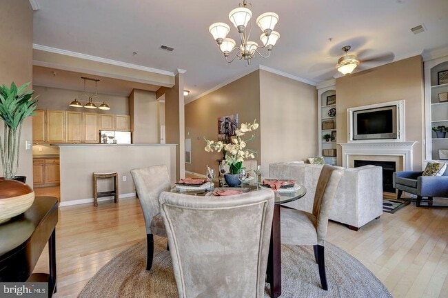 Building Photo - 4951 Brenman Park Dr