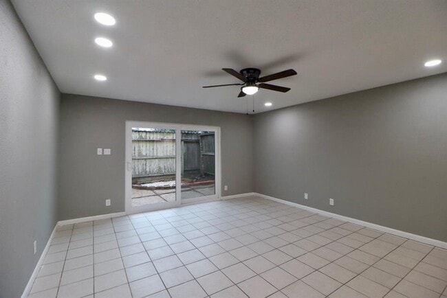 Building Photo - 11550 Chimney Rock Rd