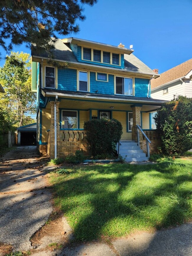 Building Photo - 480 E 120th St