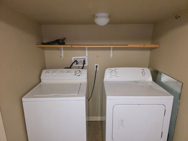 Foto del edificio - 1 Bed 1 Bath Near Downtown