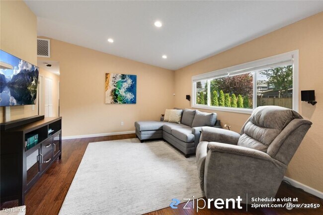 Foto del edificio - 3 br, 2 bath House - 1120 195th Street Sou...