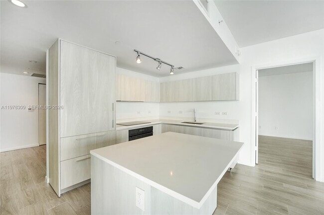 Foto del edificio - 3131 NE 7th Ave