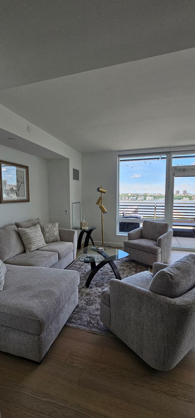 Foto del edificio - 646 11th Ave