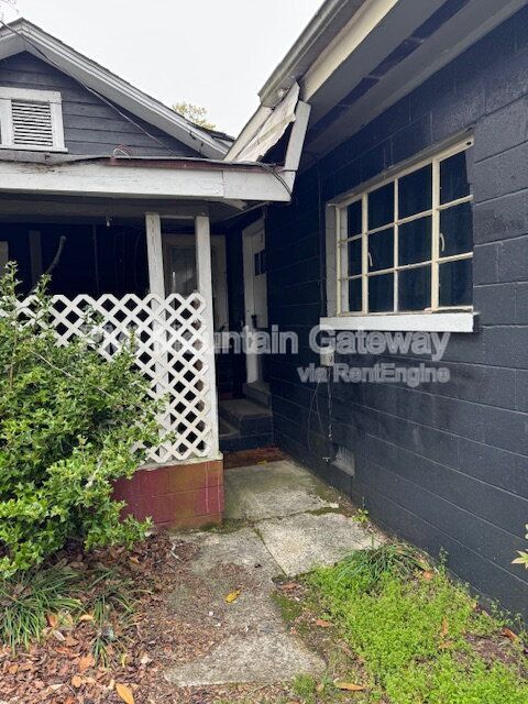 Building Photo - 1522 Central Ave