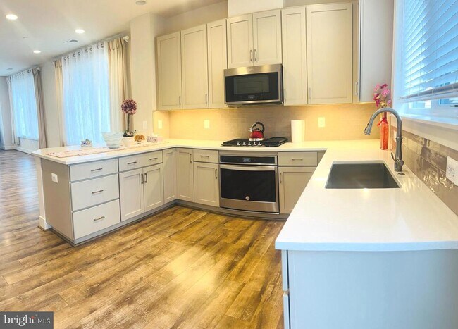 Foto del edificio - 6910 Rockledge Dr