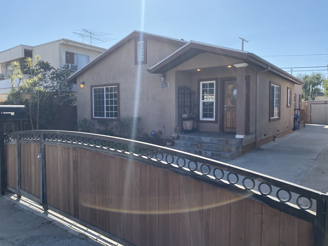 3745 Veteran Ave, Los Angeles, CA 90034 House Rental in Los Angeles