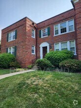 Building Photo - 1801 Queens Ln