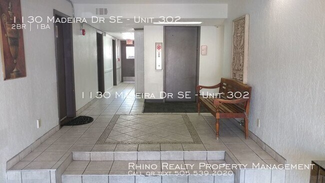 Foto del edificio - New Remodel In Gated Complex!